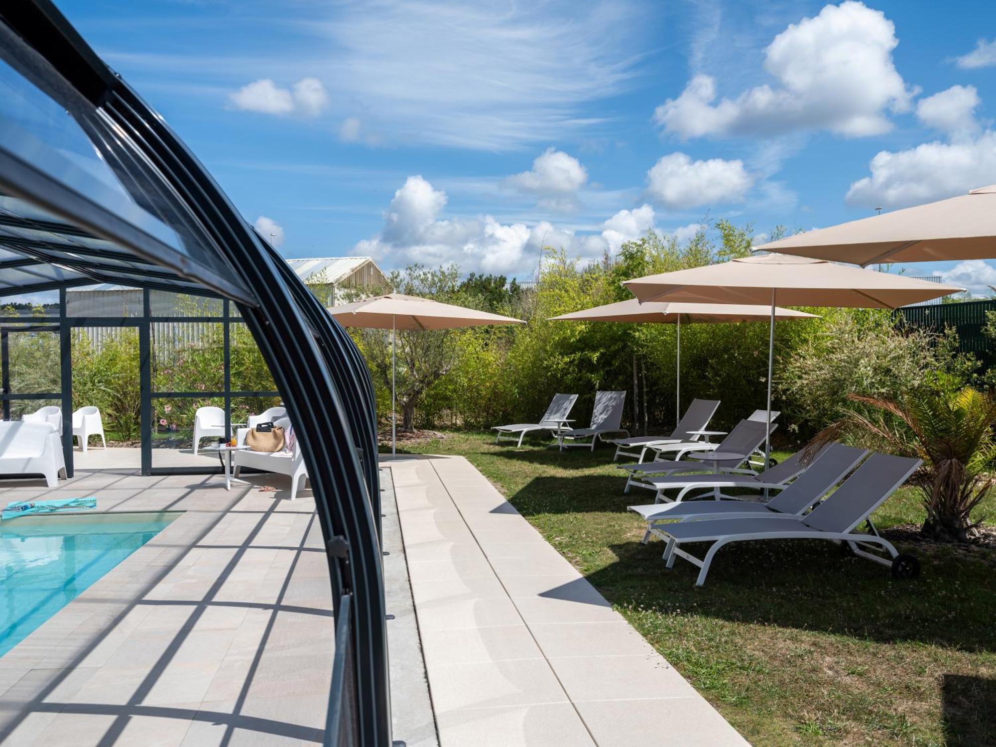 ホテル Golden Tulip La Baule エクステリア 写真