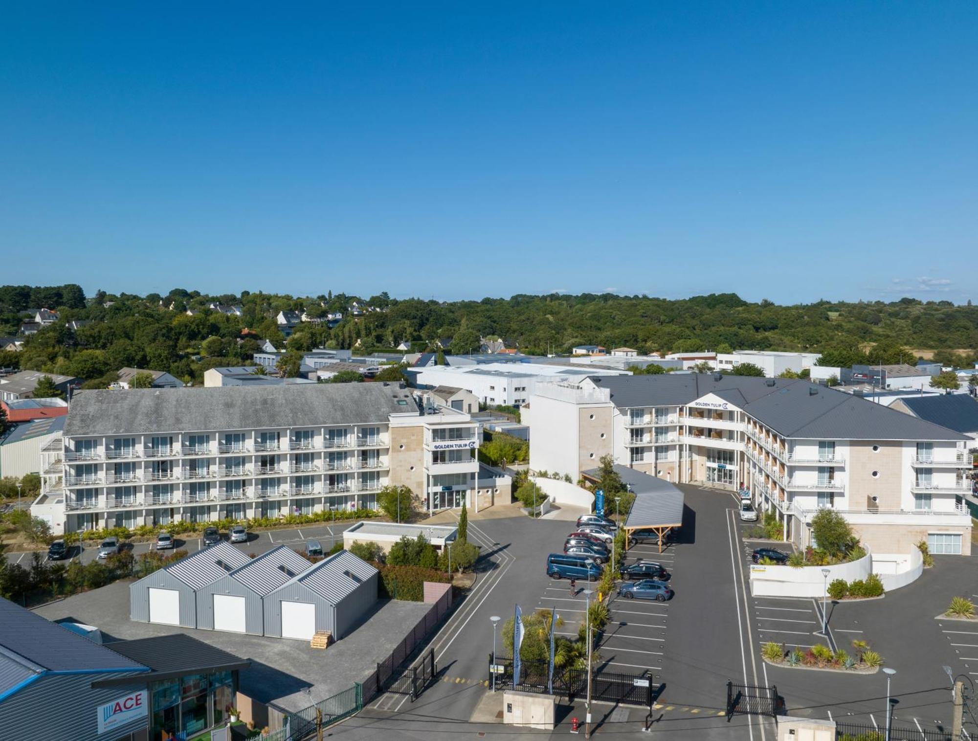 ホテル Golden Tulip La Baule エクステリア 写真