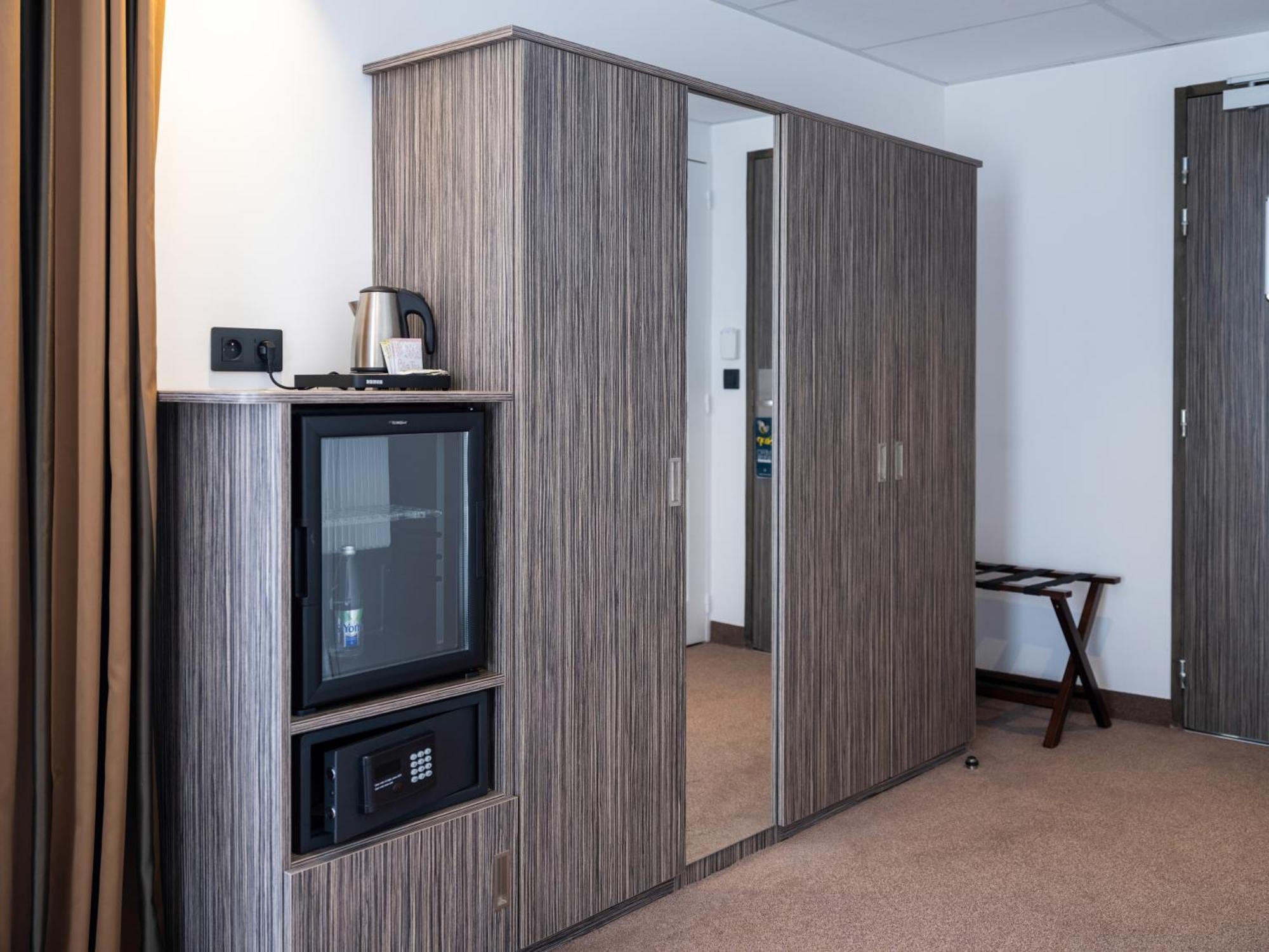 ホテル Golden Tulip La Baule エクステリア 写真