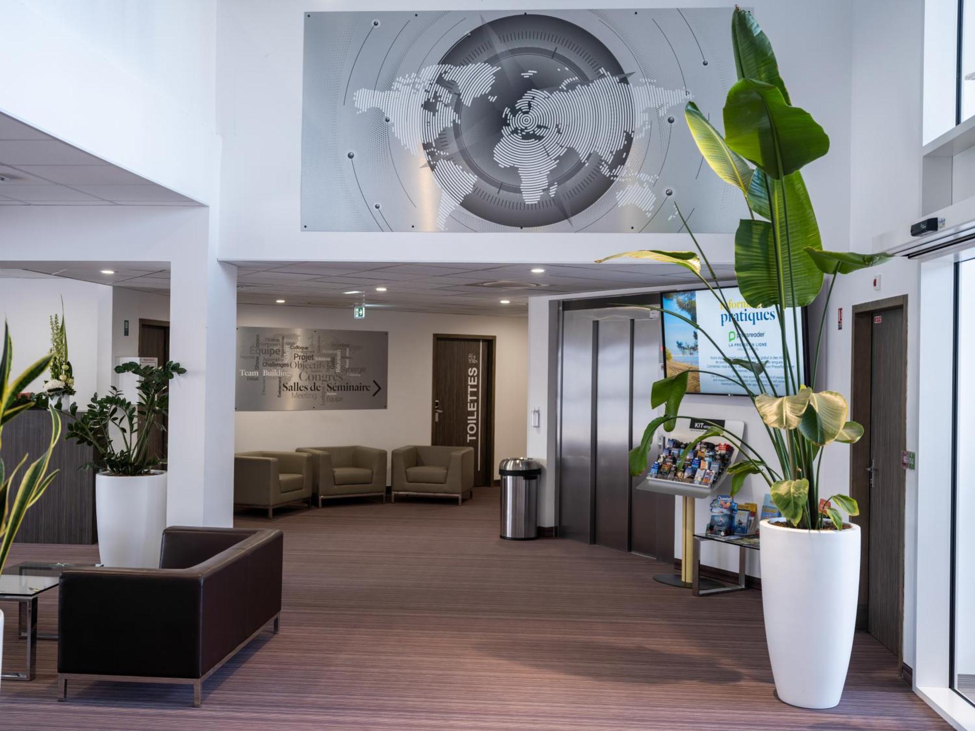 ホテル Golden Tulip La Baule エクステリア 写真