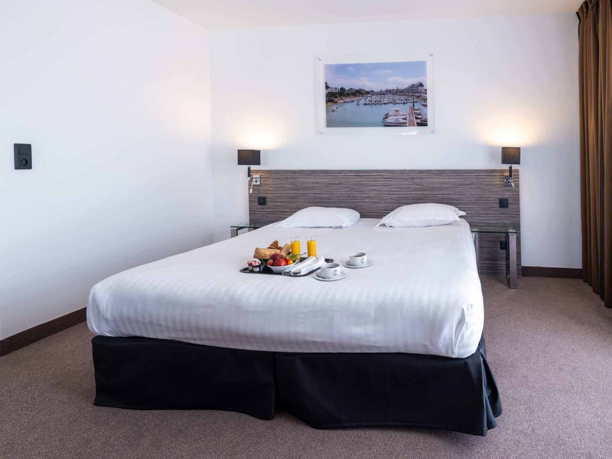 ホテル Golden Tulip La Baule エクステリア 写真