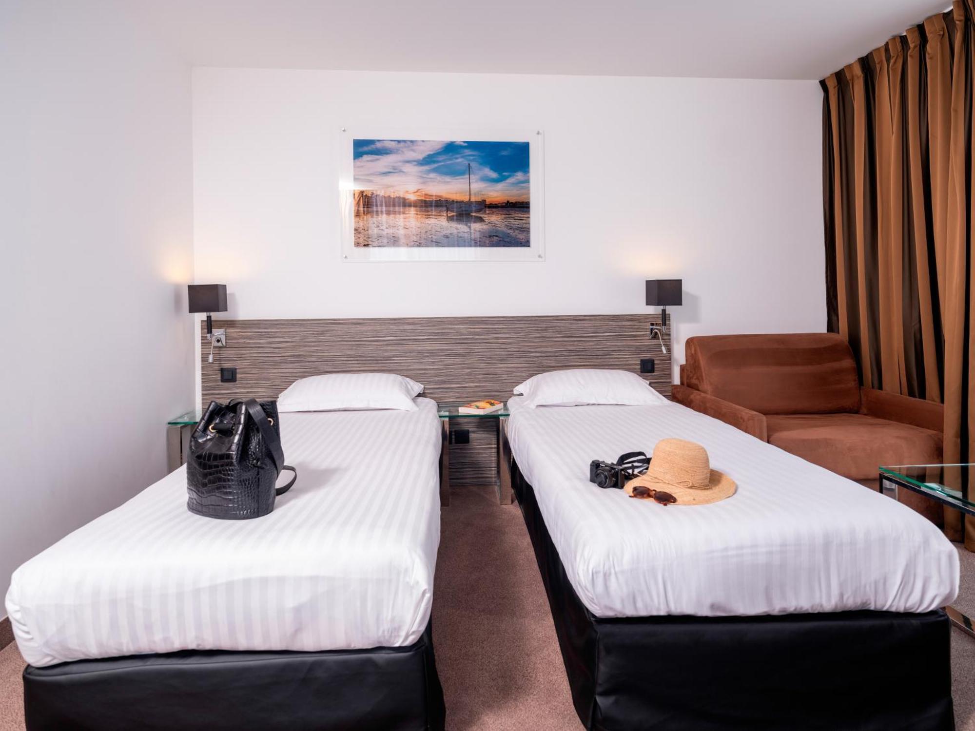 ホテル Golden Tulip La Baule エクステリア 写真