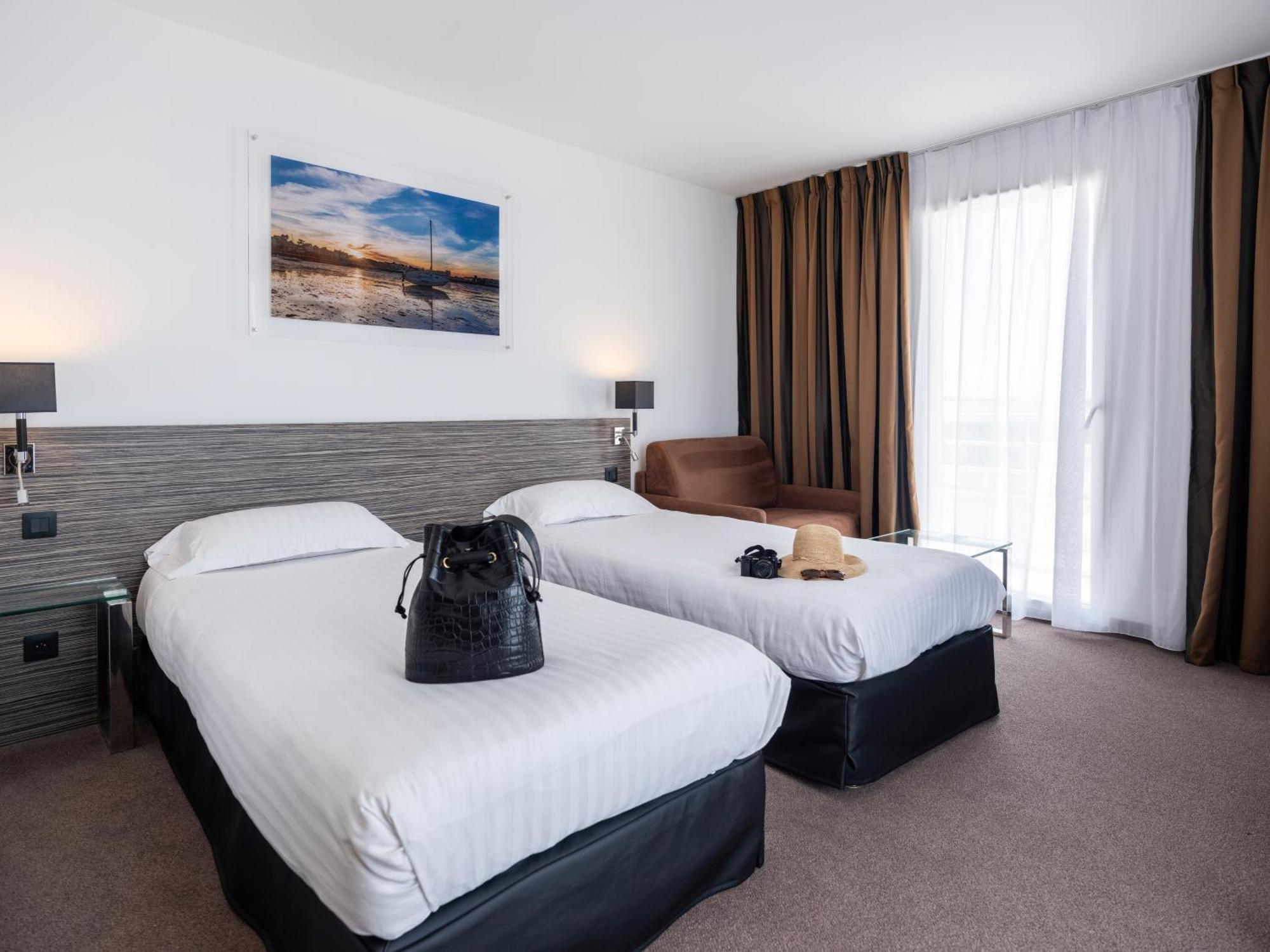 ホテル Golden Tulip La Baule エクステリア 写真