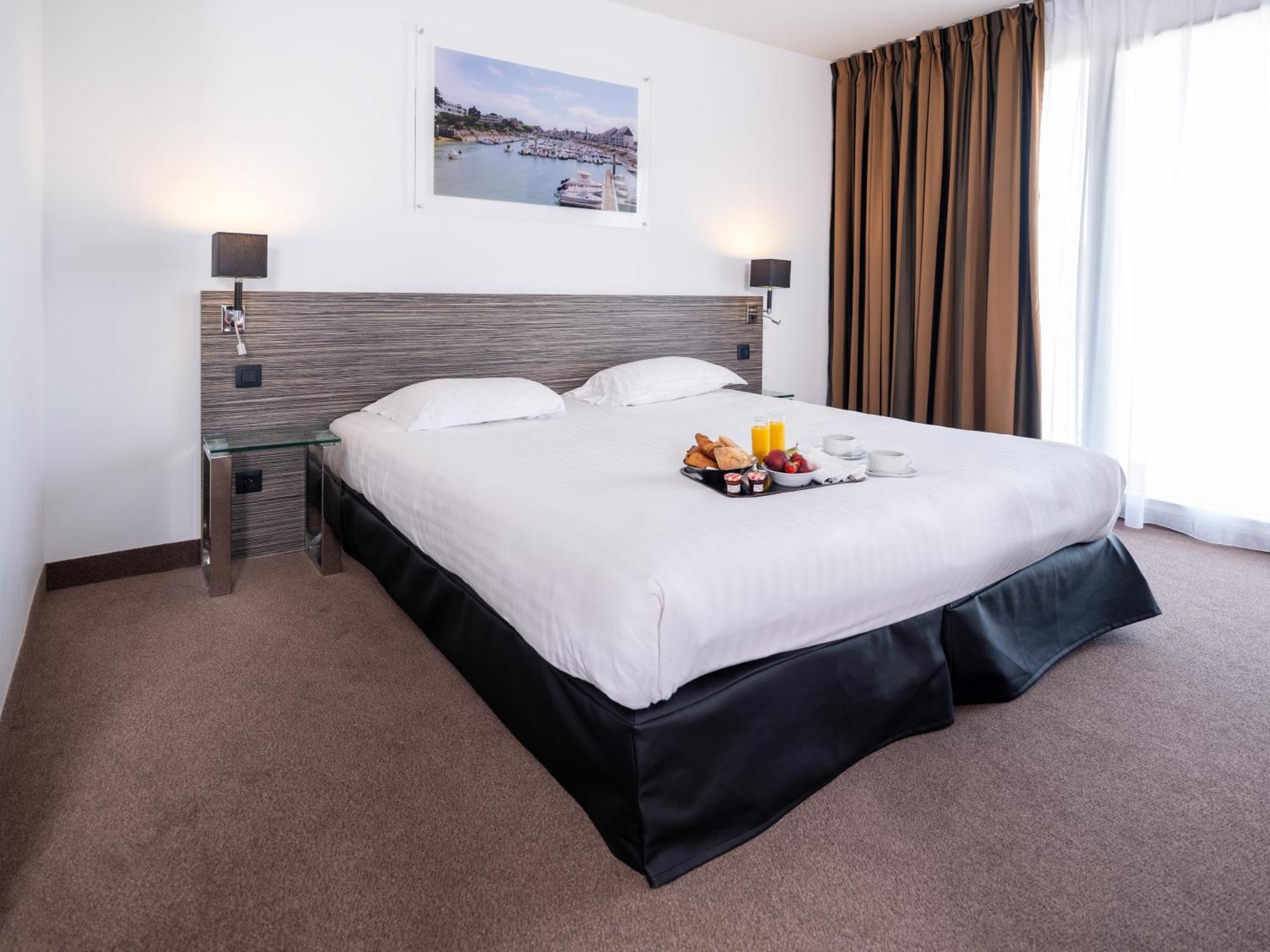 ホテル Golden Tulip La Baule エクステリア 写真