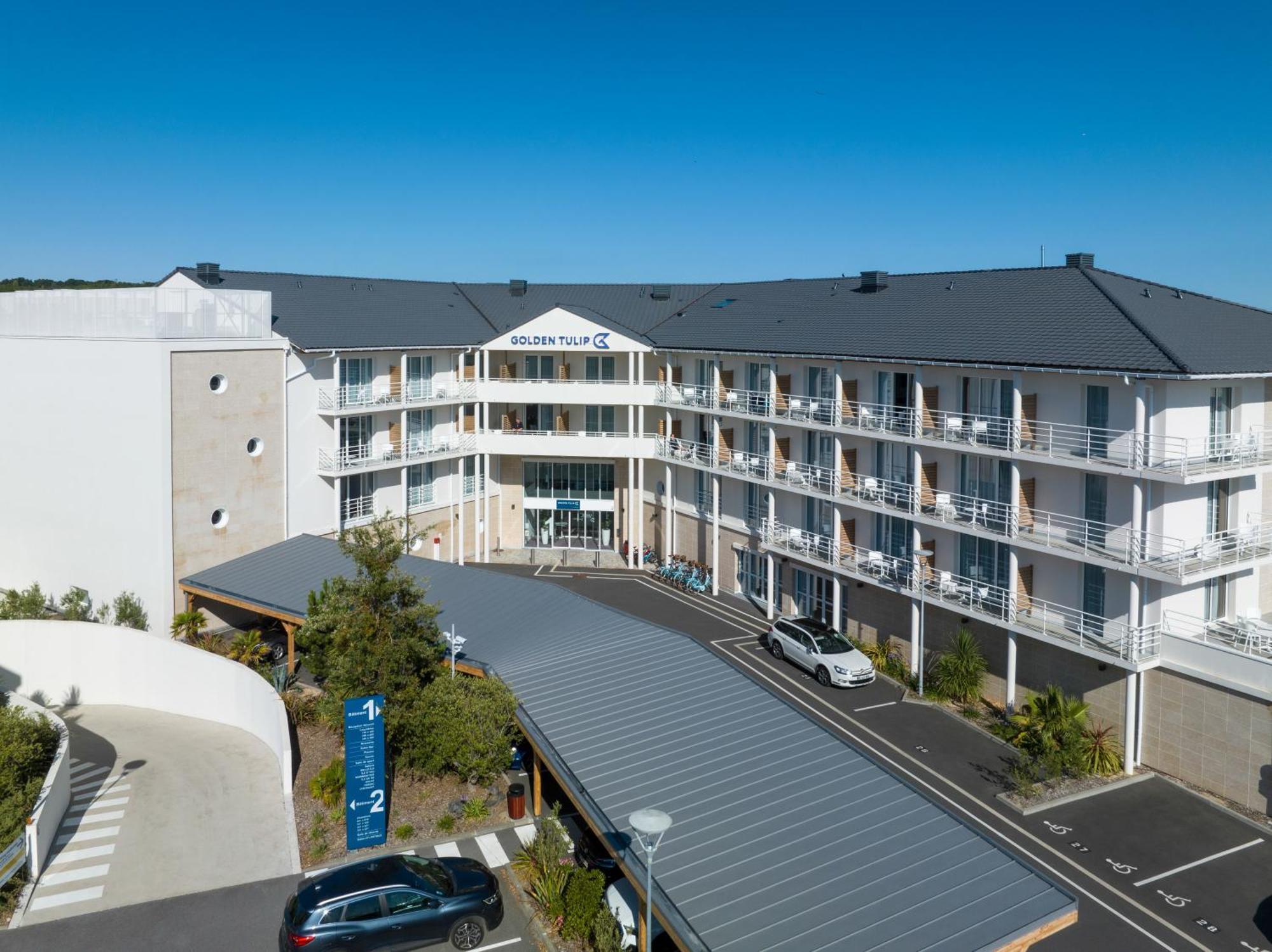 ホテル Golden Tulip La Baule エクステリア 写真