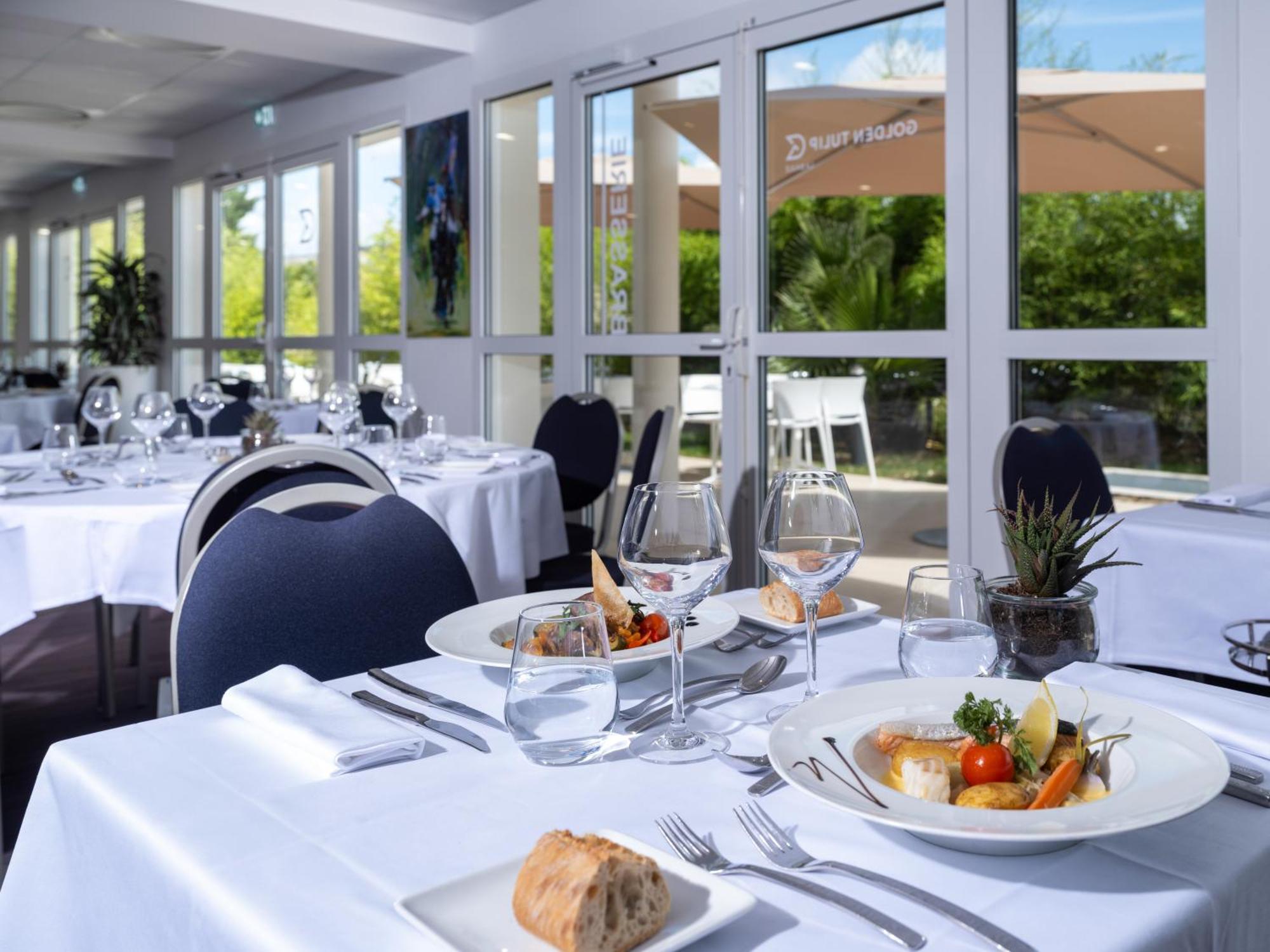 ホテル Golden Tulip La Baule エクステリア 写真