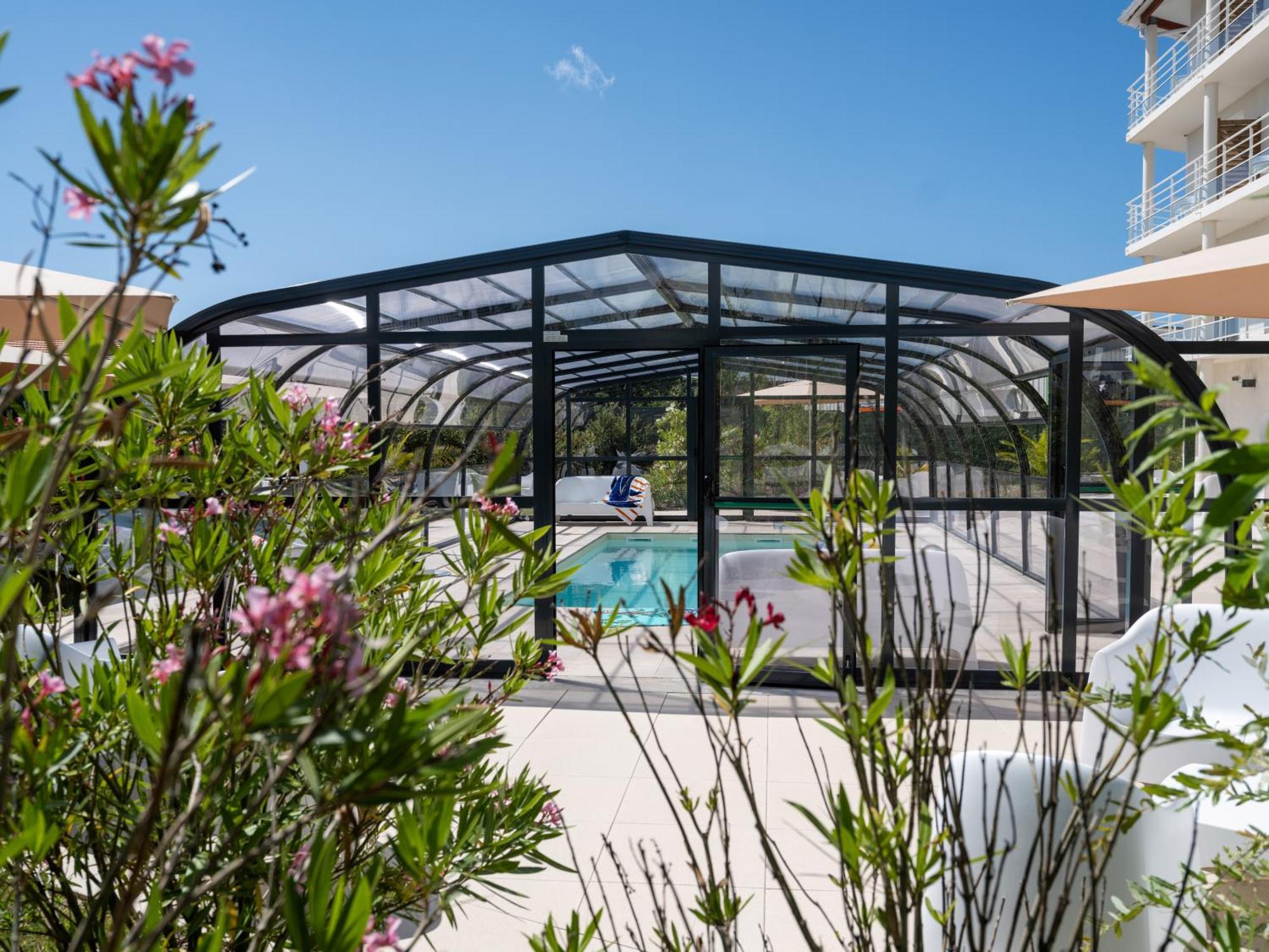ホテル Golden Tulip La Baule エクステリア 写真